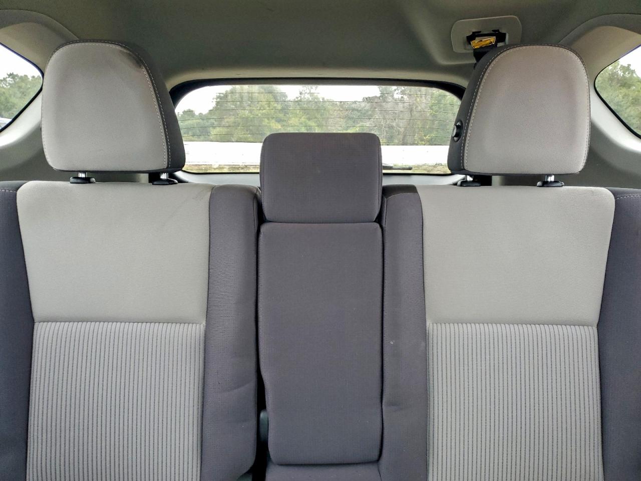 Toyota RAV4 Xle Image 6