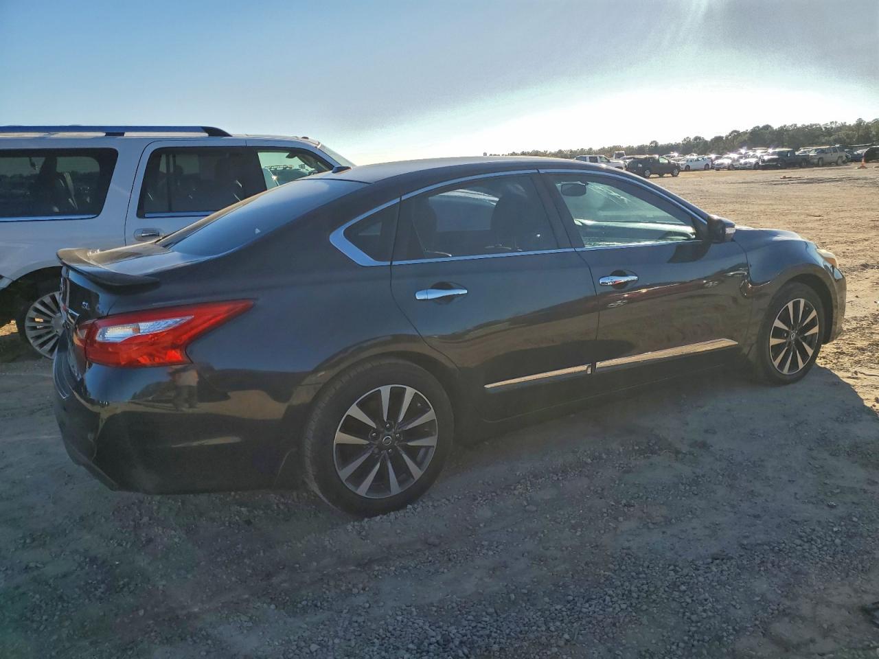 Nissan Altima 2.5 Image 3