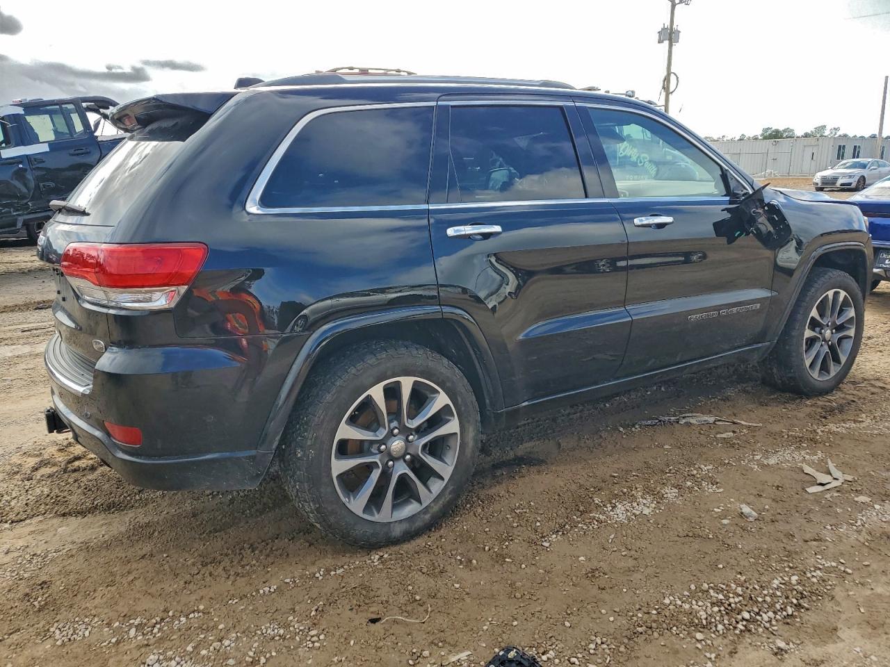 Jeep Grand Cherokee Overland Image 2
