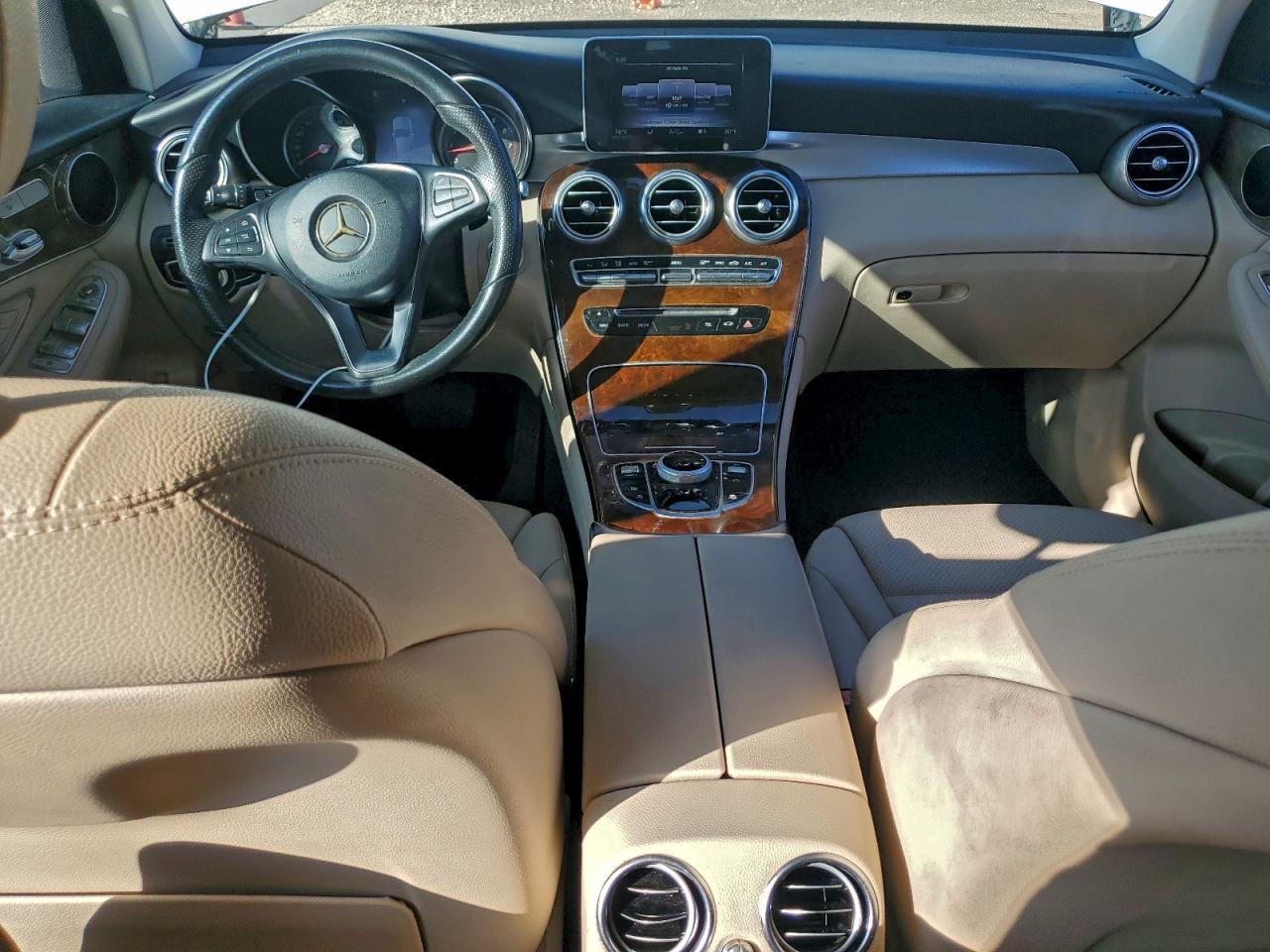 Mercedes-Benz GLC 300 Image 4