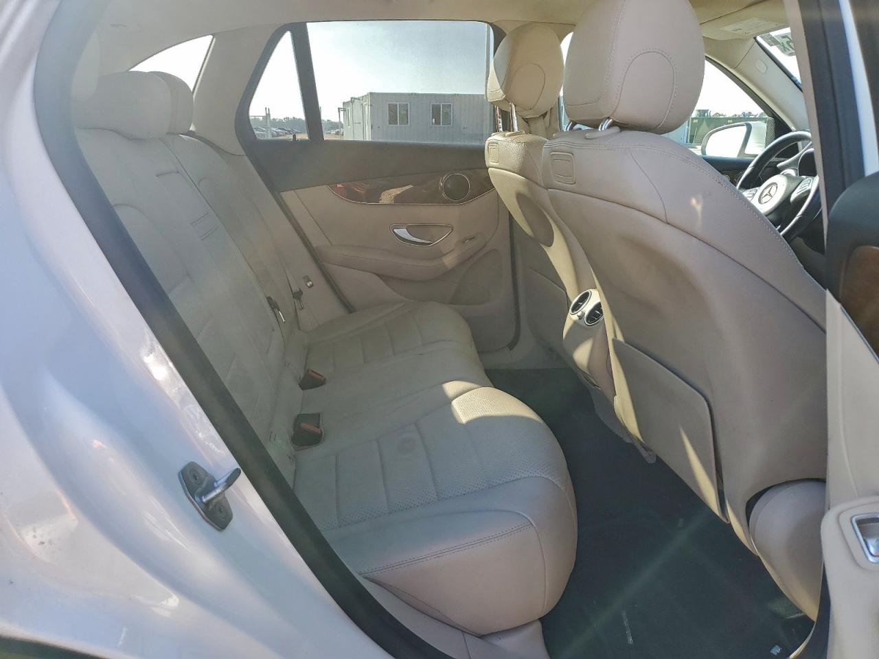 Mercedes-Benz GLC 300 Image 7