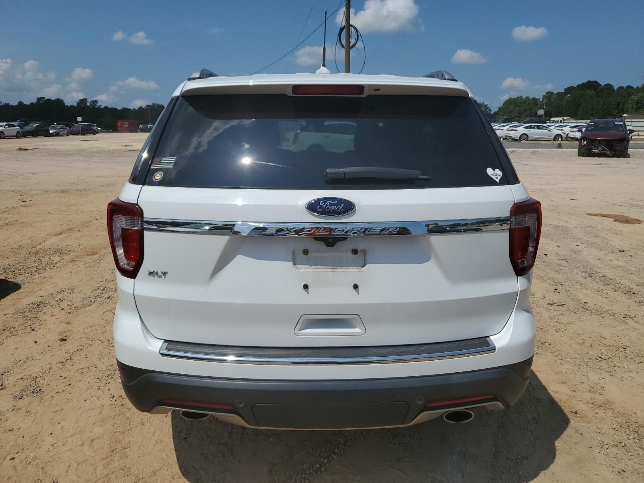 Ford Explorer Xlt Image 2