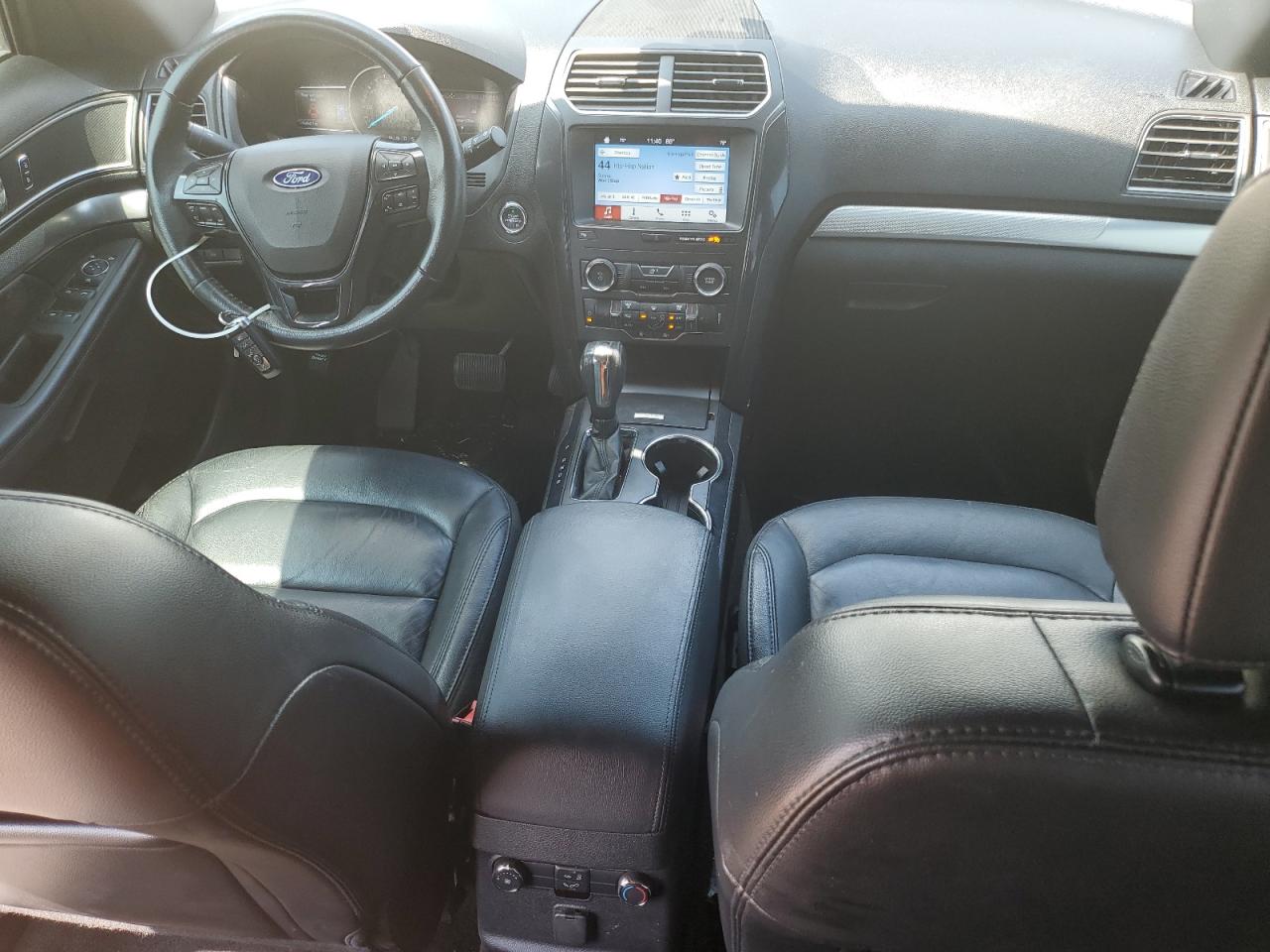 Ford Explorer Xlt Image 8