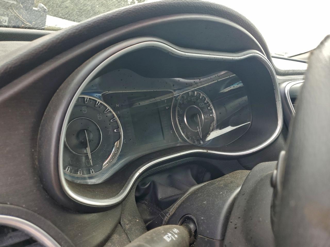 Chrysler 200 Lx Image 8