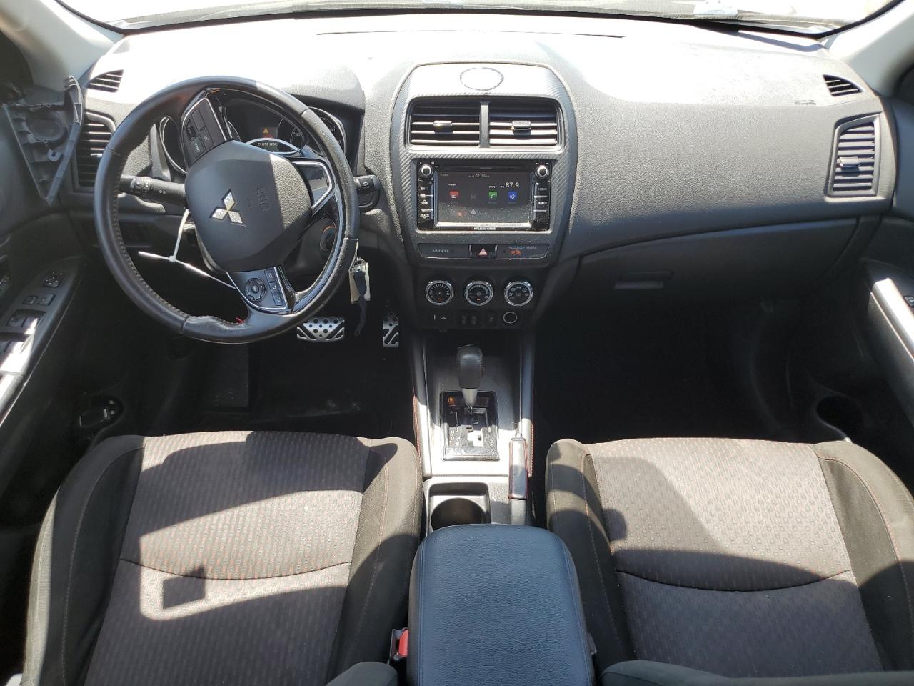Mitsubishi Outlander Es Image 3