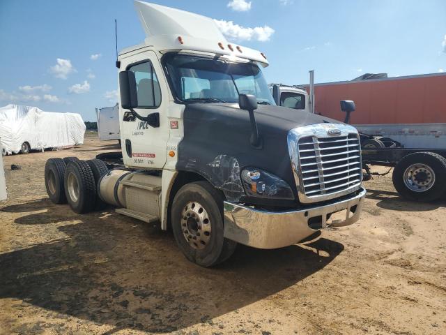  Salvage Freightliner Cascadia 1