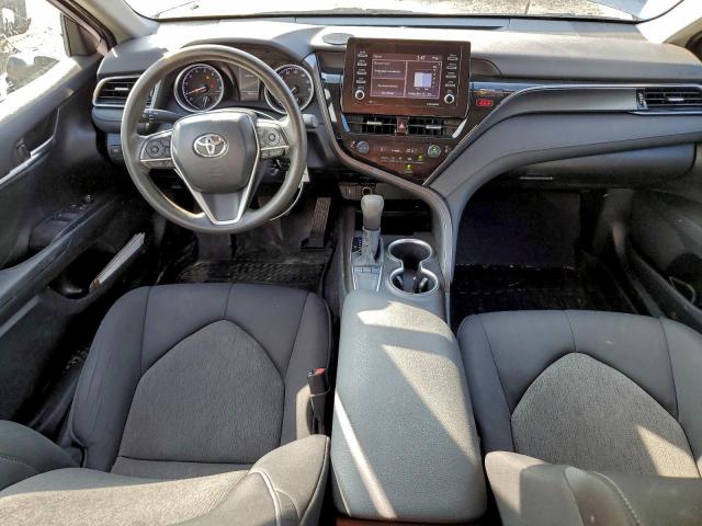 Toyota Camry Le Image 12