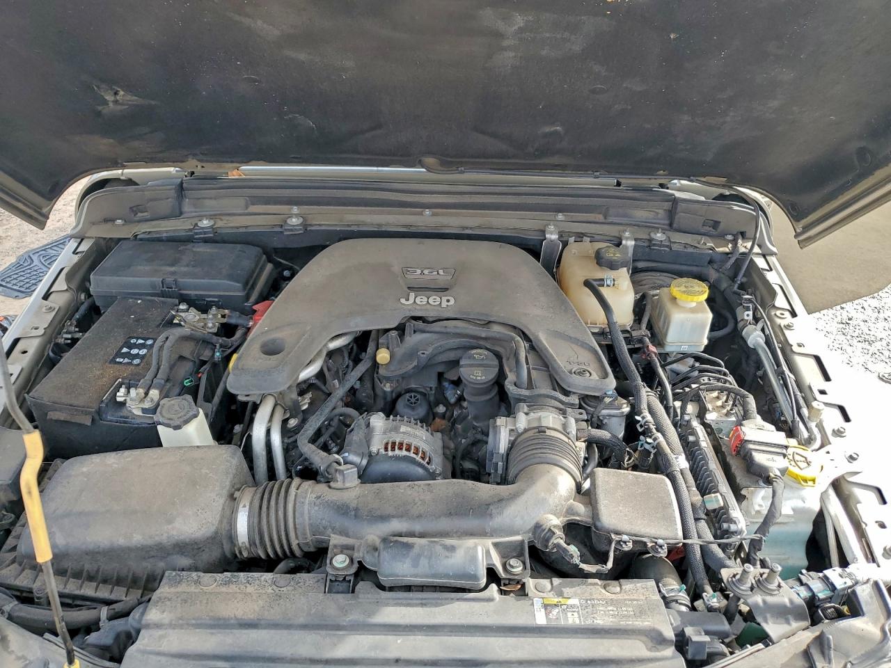 Jeep Gladiator Sport Image 9