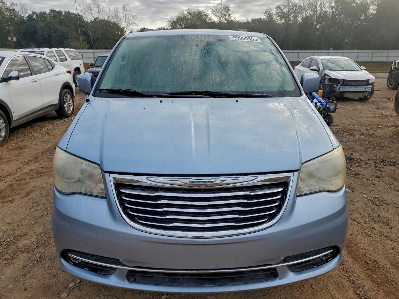 Chrysler Minivan Touring Image 9
