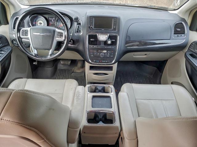 Chrysler Minivan Touring Image 11