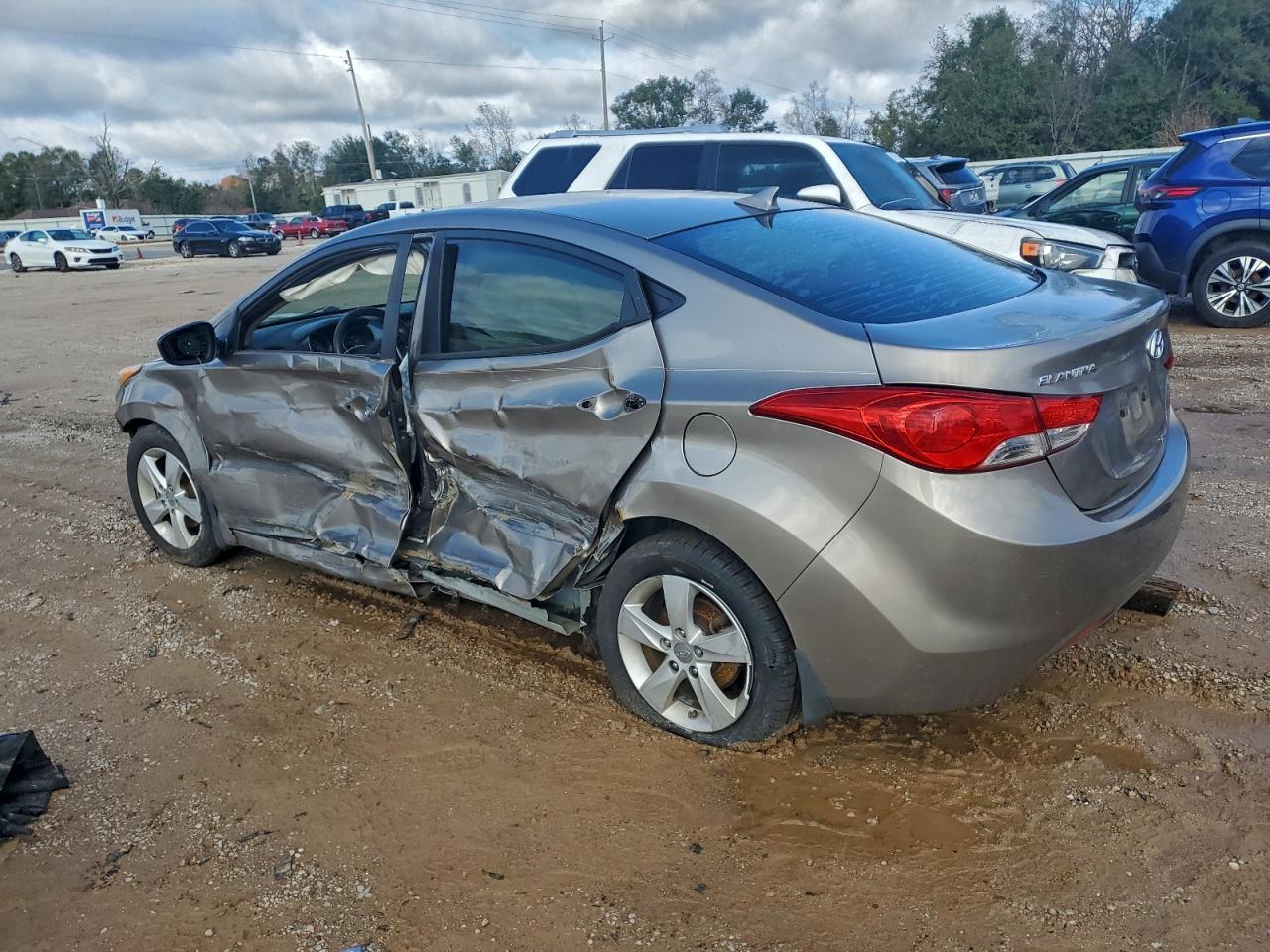 Hyundai ELANTRA Gls Image 4