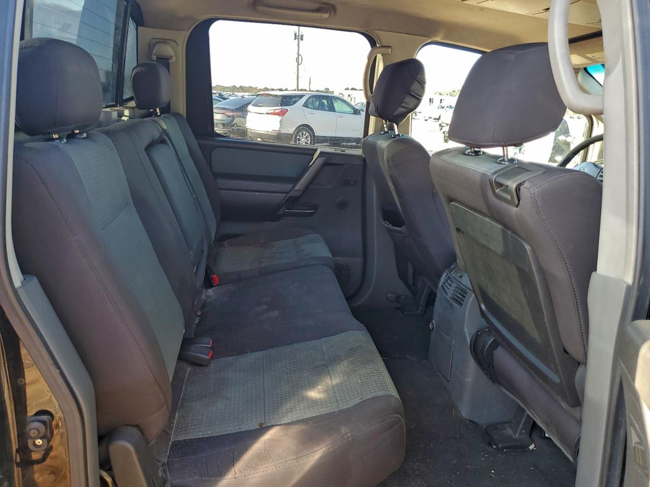 Nissan Titan Xe Image 9