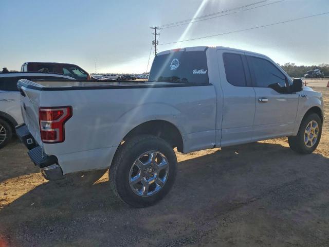 Ford F-150 Super Cab Image 6