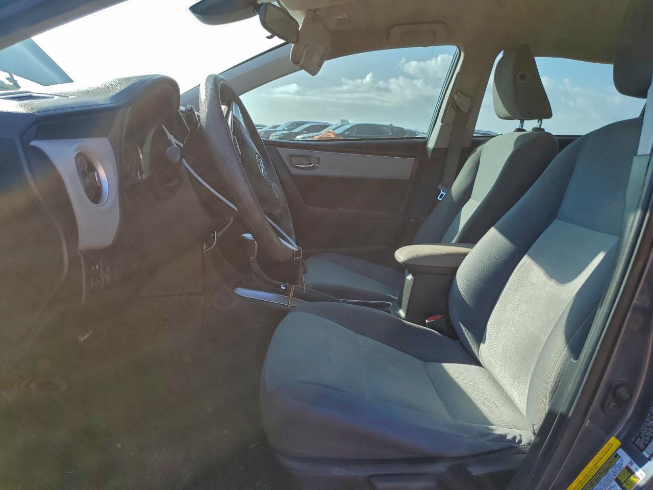 Toyota Corolla L Image 7