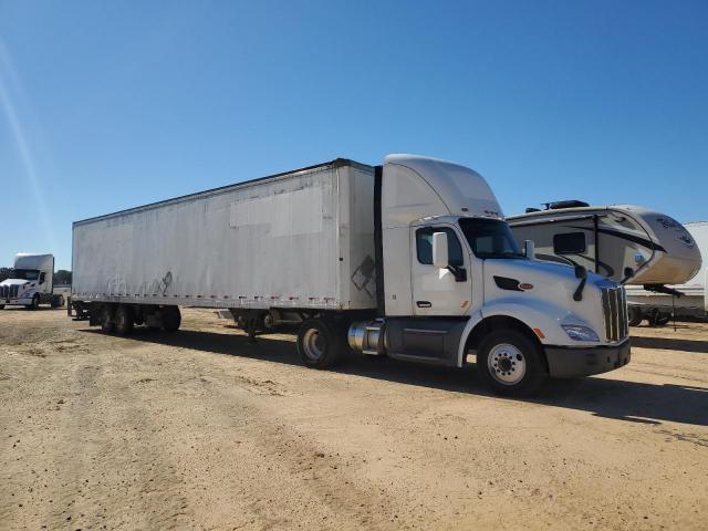  Salvage Peterbilt Tractor 579