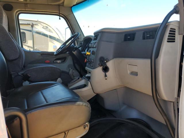 Peterbilt Tractor 579 Image 2