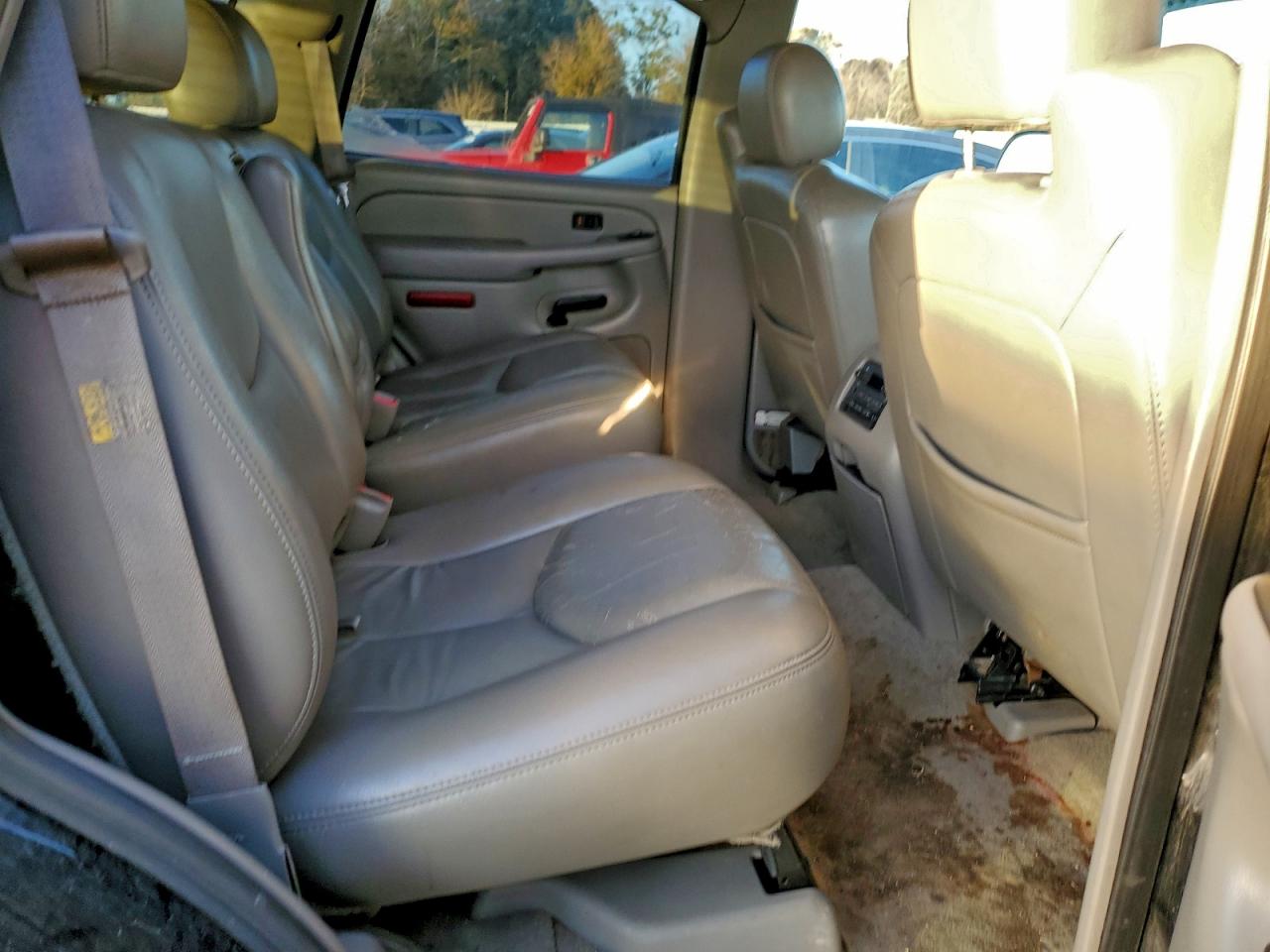 Chevrolet Tahoe C1500 Image 2