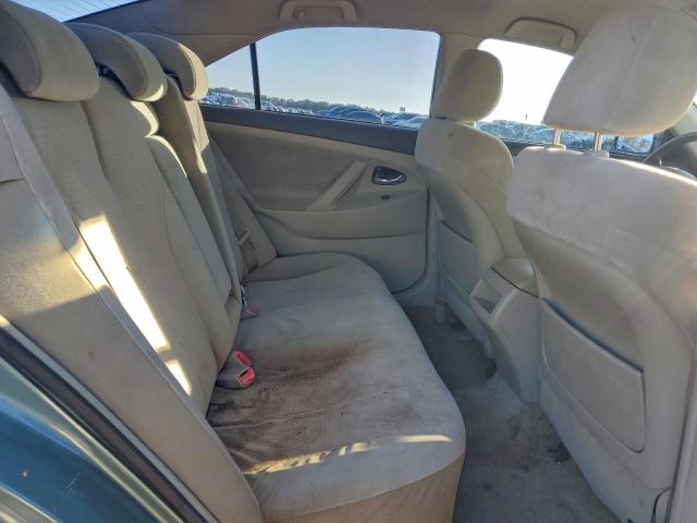 Toyota Camry Se Image 8