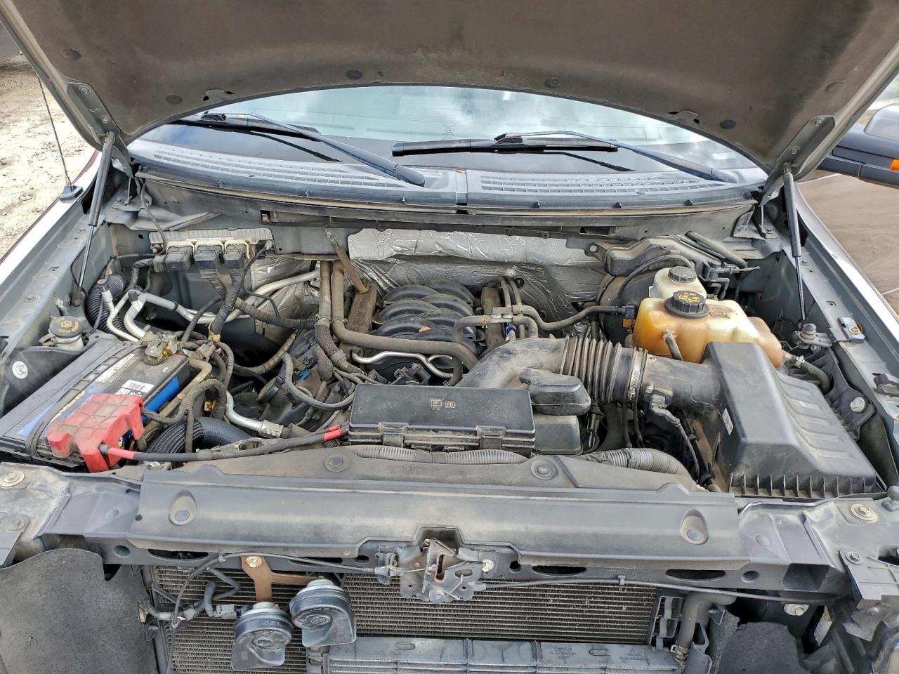 Ford F-150 Supercrew Image 9