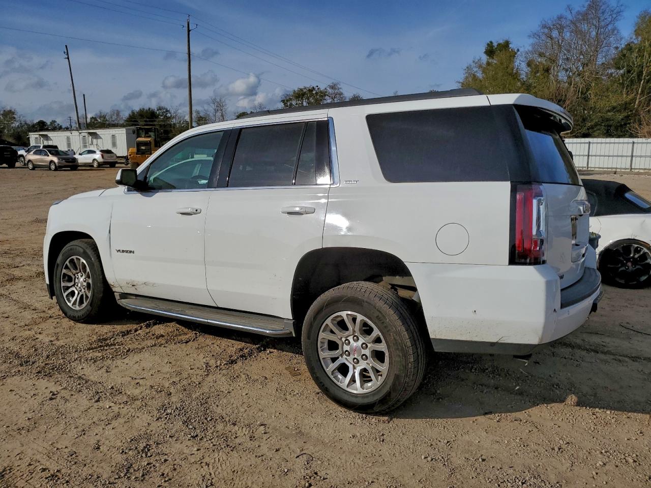 GMC Yukon Slt Image 2