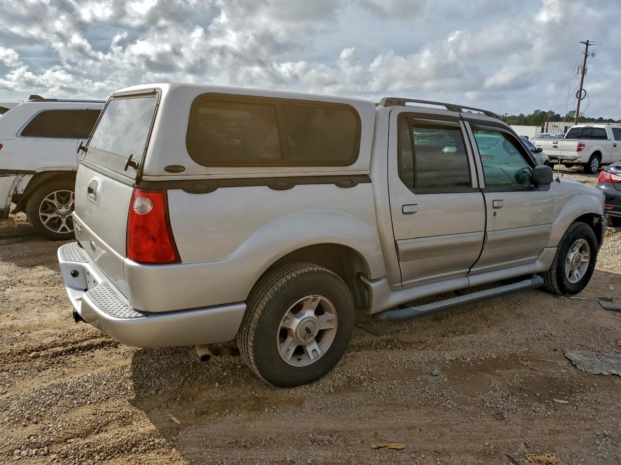 Ford Explorer Image 12
