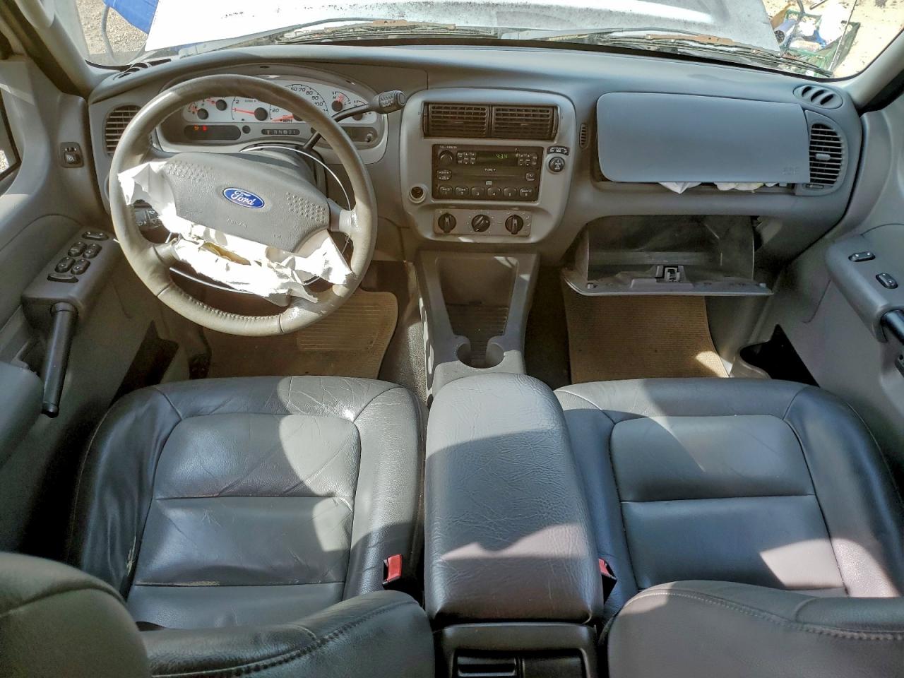 Ford Explorer Image 10