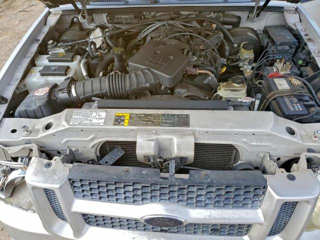 Ford Explorer Image 6