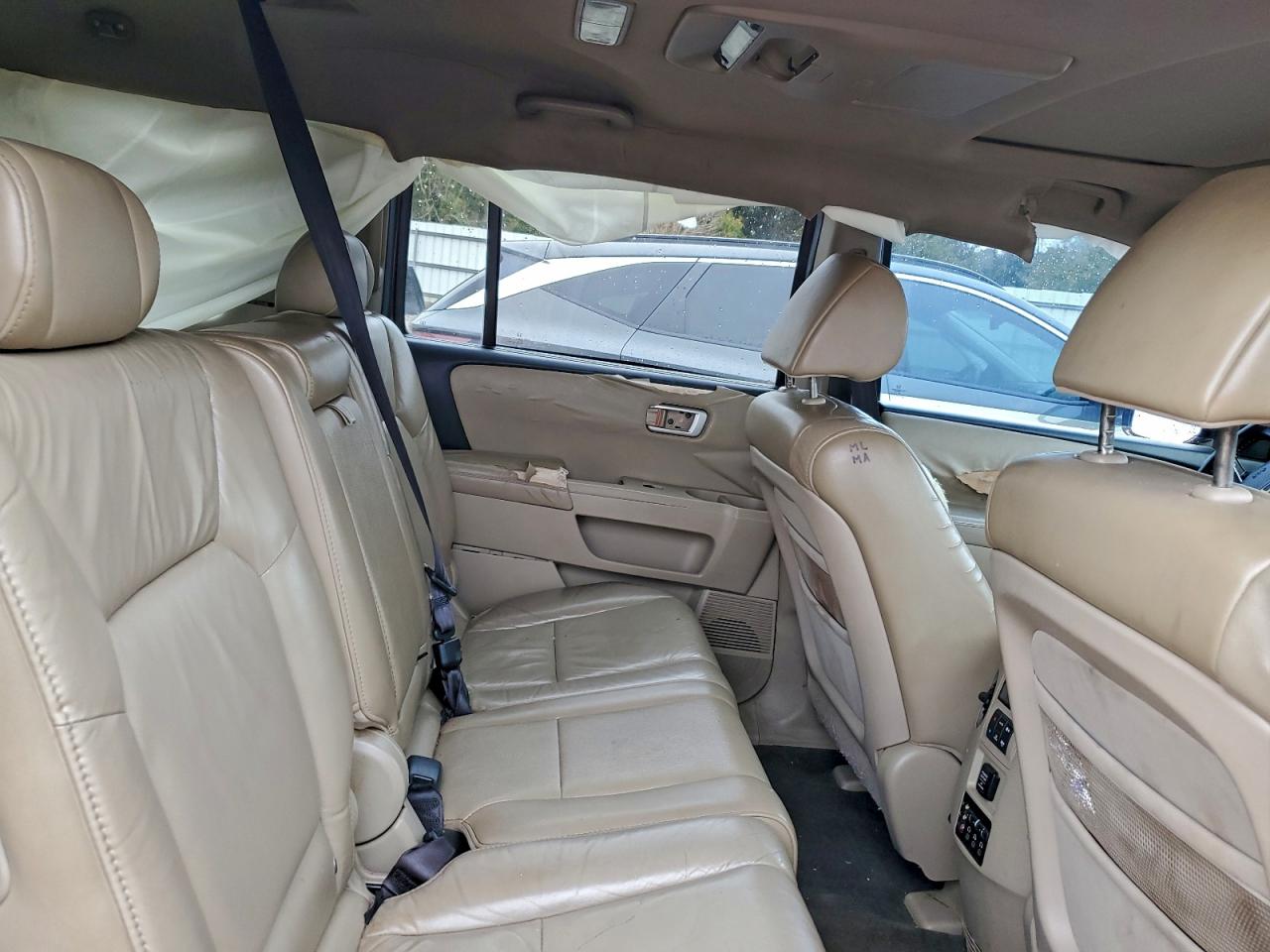 Honda Pilot Touring Image 8