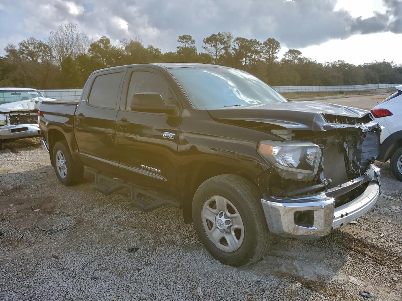 Toyota Tundra Crewmax Sr5 Image 4