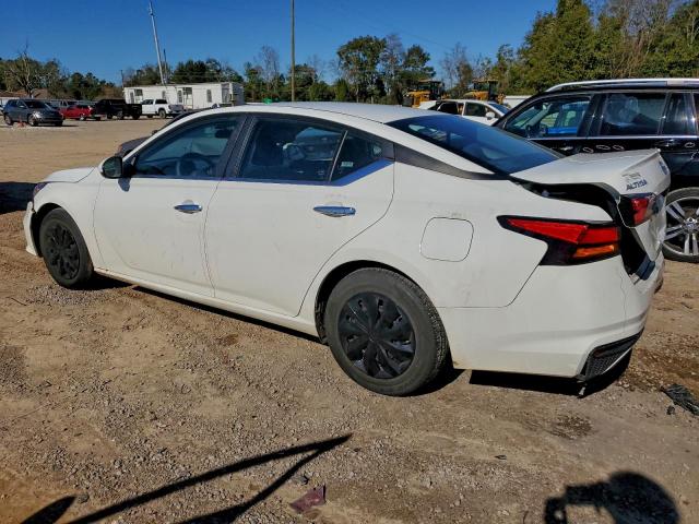 Nissan Altima S Image 11