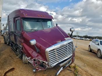  Salvage Freightliner Cascadia 1