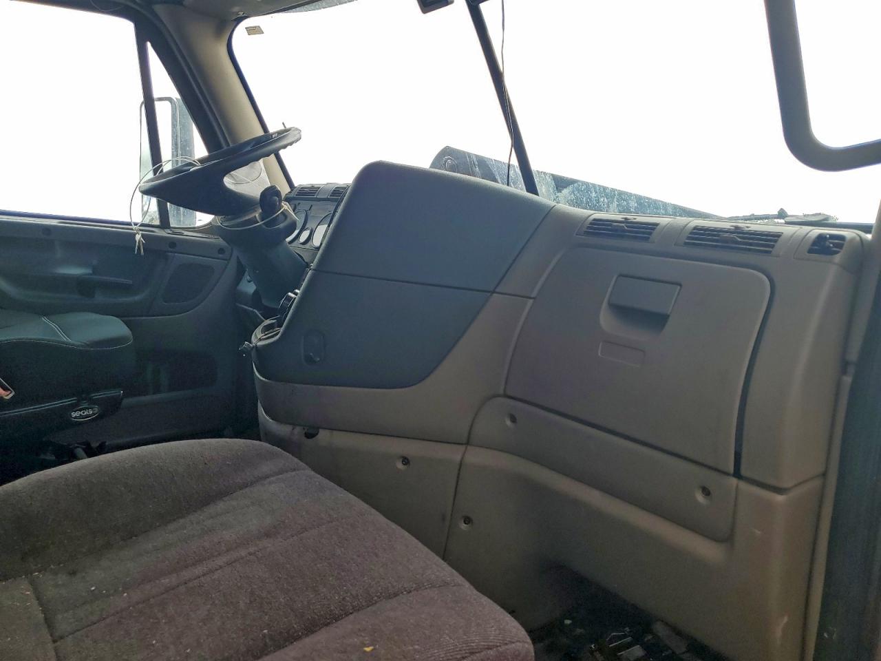 Freightliner Cascadia 1 Image 4