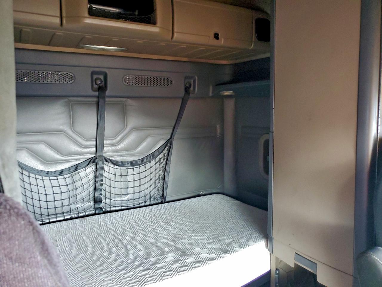 Freightliner Cascadia 1 Image 5