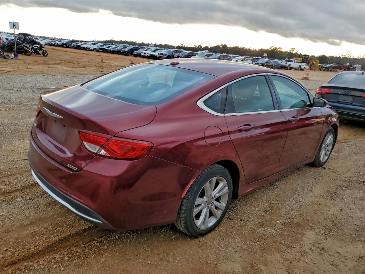 Chrysler 200 Limited Image 4