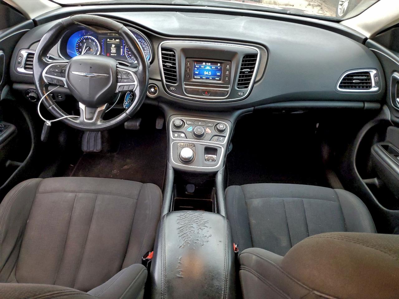 Chrysler 200 Limited Image 6